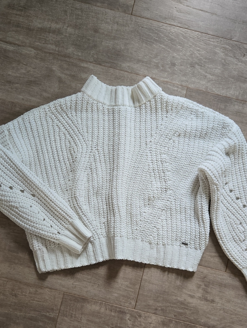 Hollister White Cropped Sweater